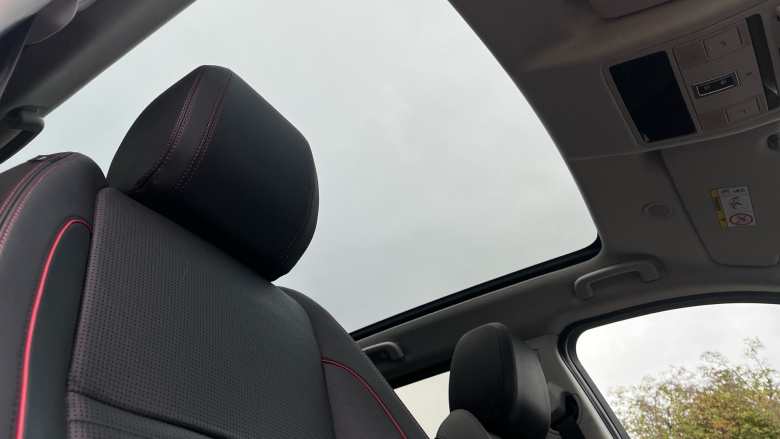 Land Rover Discovery Sport 1.5 P300e R-Dynamic SE 5dr Auto [5 Seat] Station Wagon